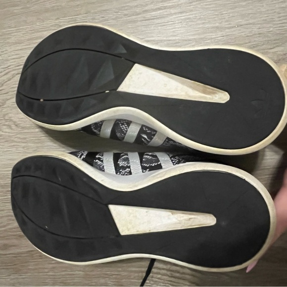 Women's Adidas Black & White Snake Print Patterned Running Shoes - Picture 9 of 11